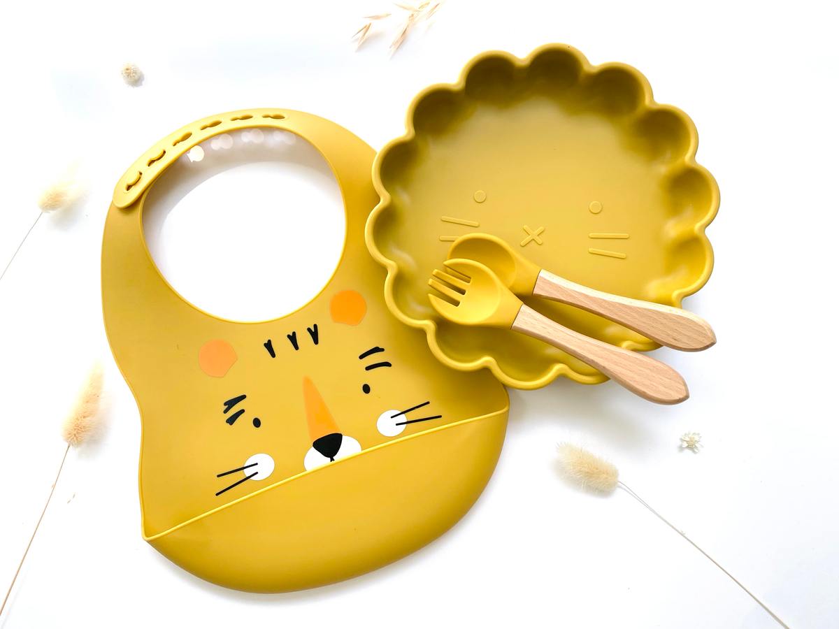 Dining set + cutlery + bib in the shape of a lion: Sky Blue