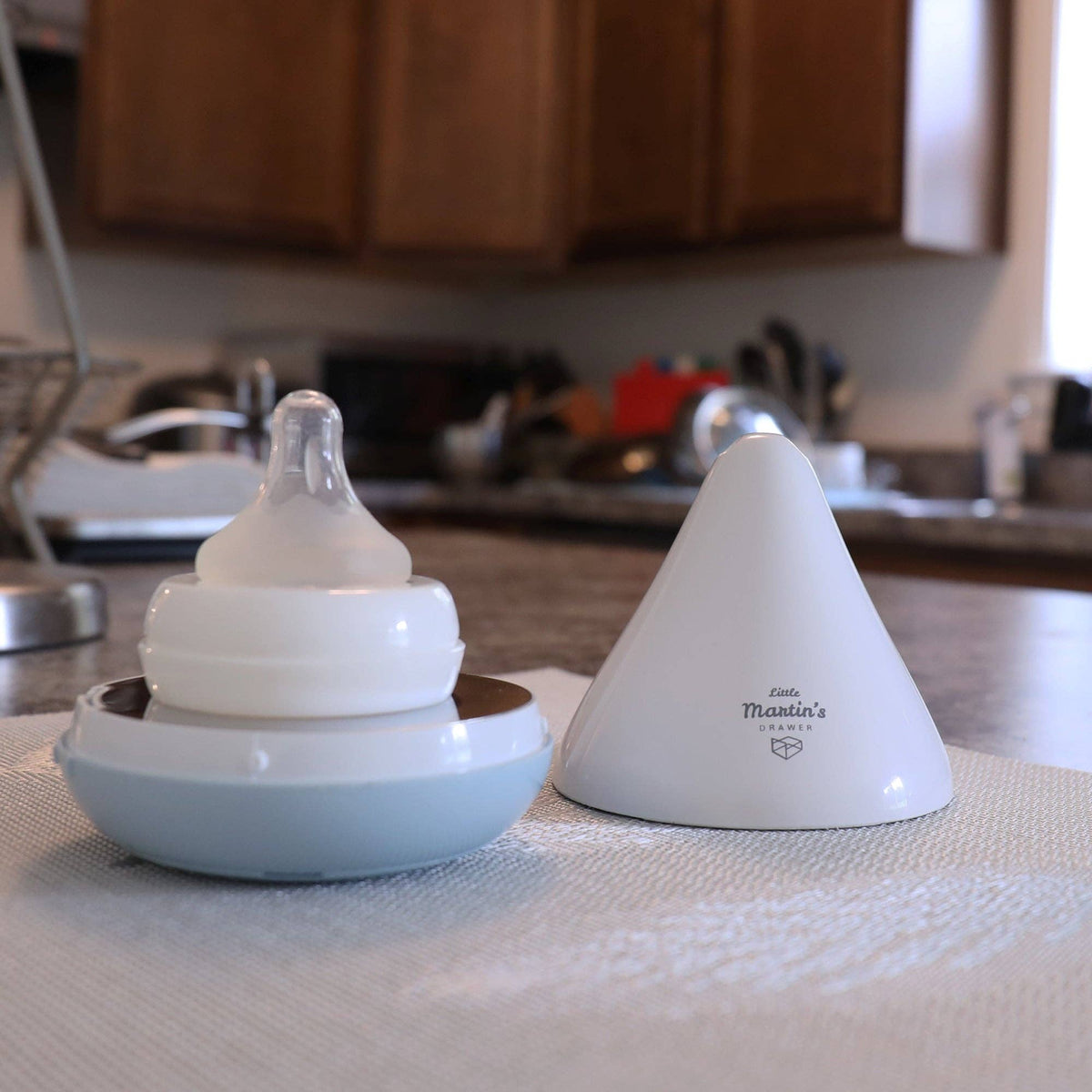 Little Martin's UV Teat Sterilizer: LightSkyBlue